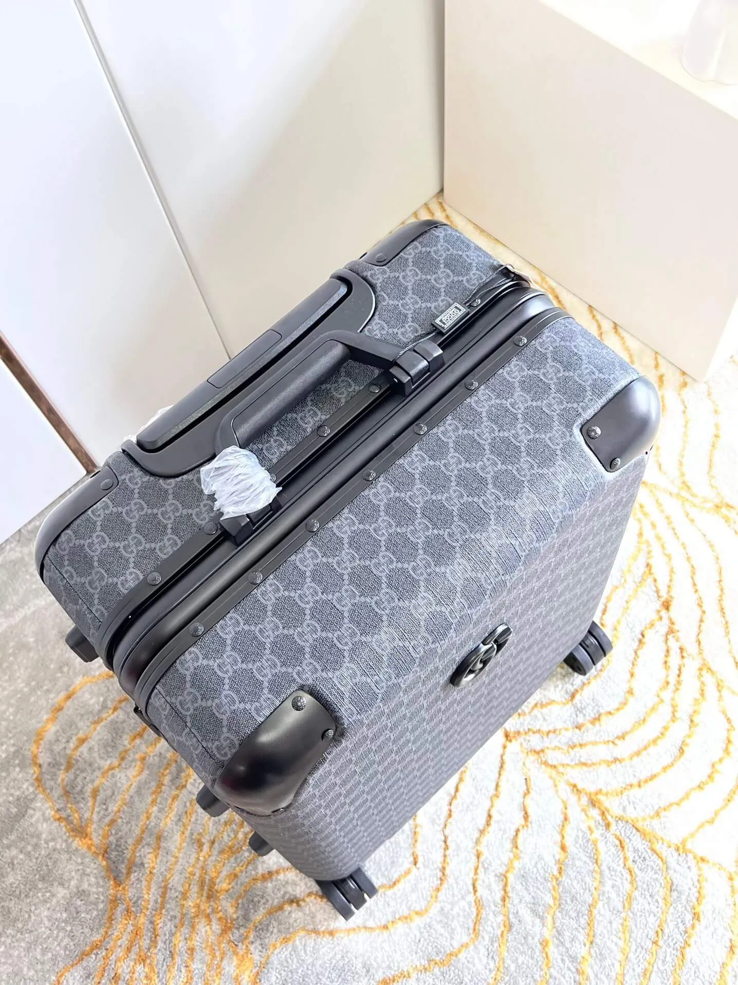 Gucci Valigia Travel Suitcase (2 Colors)