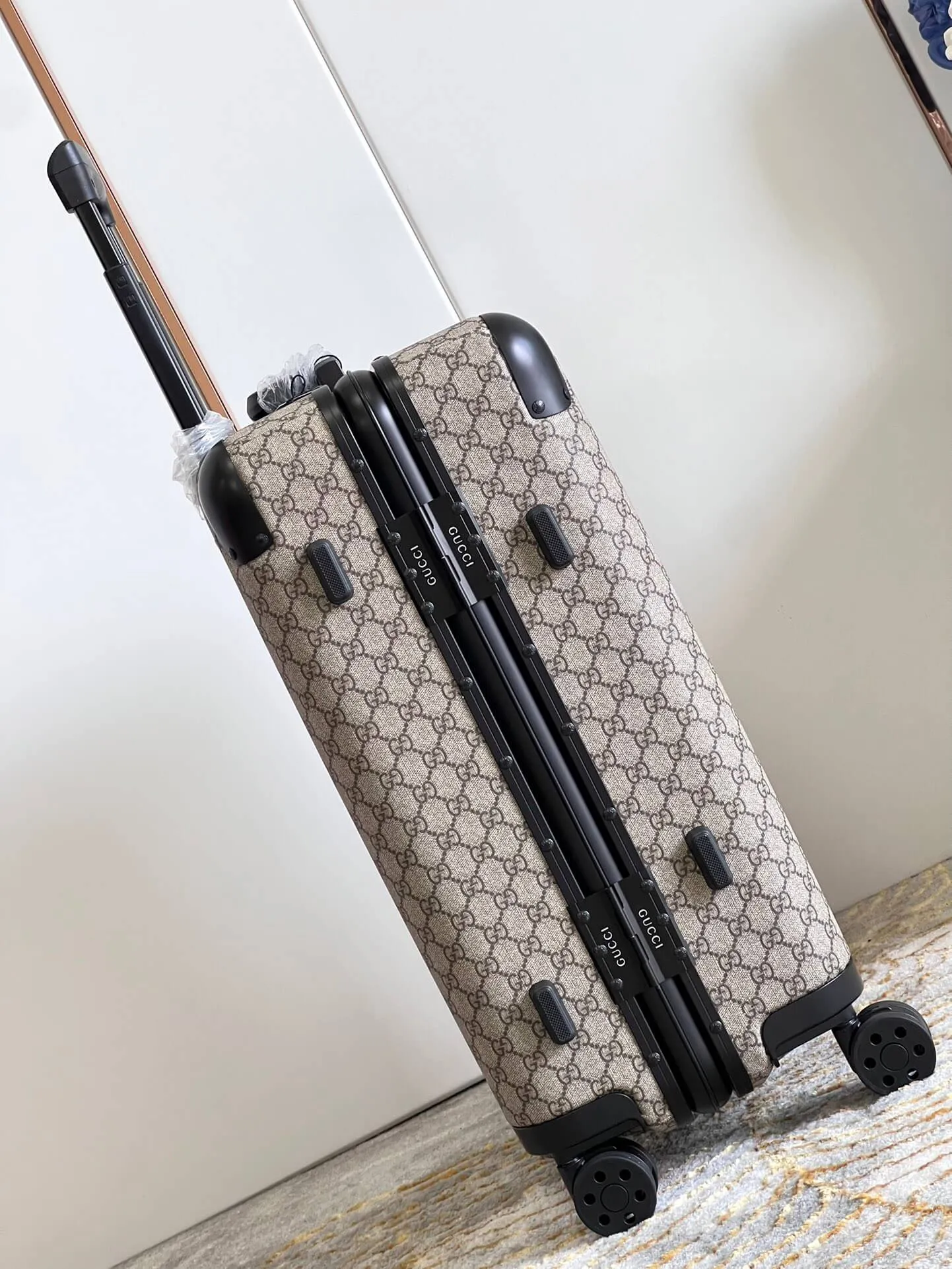 Gucci Valigia Travel Suitcase (2 Colors)